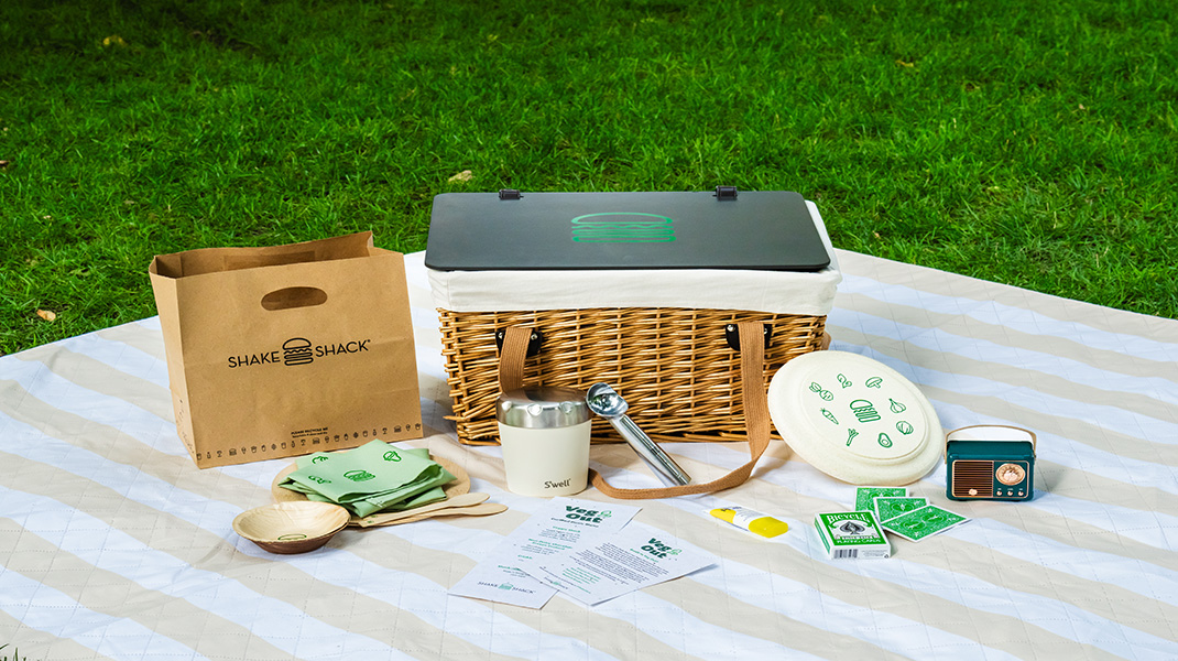 What is included in the "Veg Out" picnic basket 