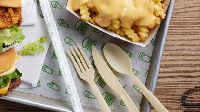 Tray with Sustainable Cutlery and Straws